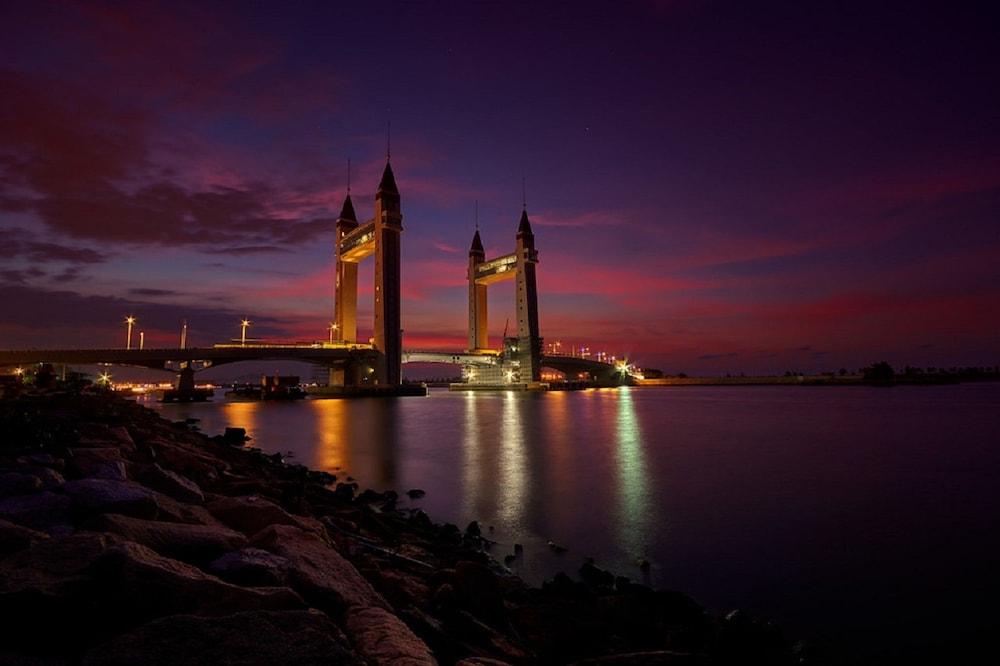 The Grand Puteri Hotel Kuala Terengganu Exterior foto