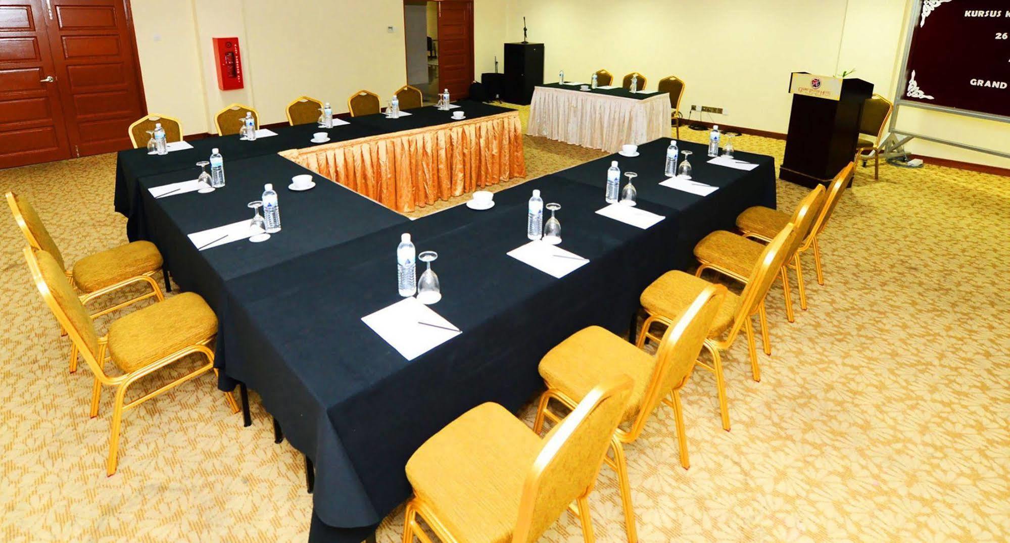 The Grand Puteri Hotel Kuala Terengganu Exterior foto